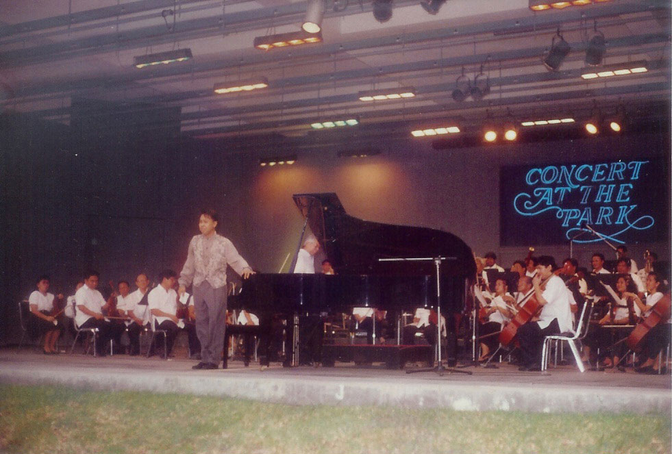 Jovianney as soloist 
in the Philippines’ historic 
live television series 
Concert at the Park